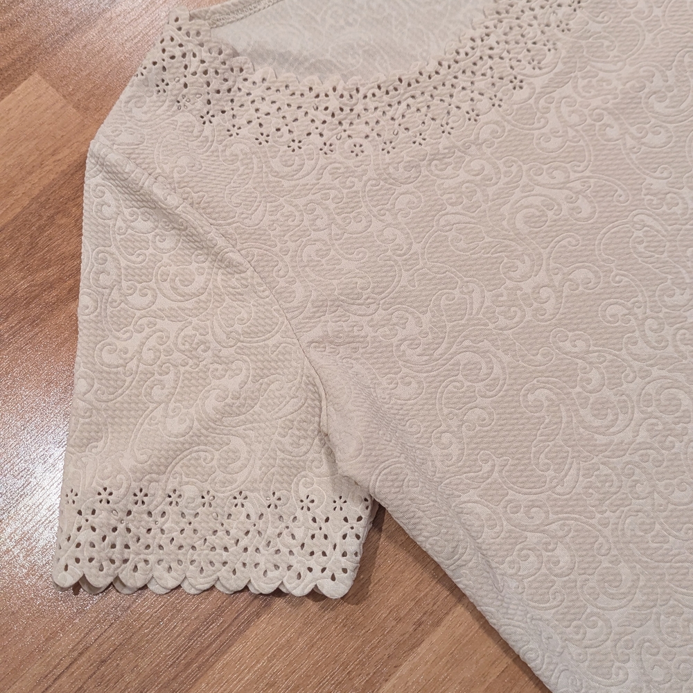 Chances R Punchole Pattered Cream Short Sleeve Blouse In Size L